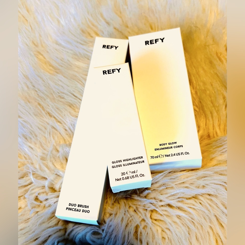 ✨Refy Beauty SeT NIB✨-gloss highlighter, body glow, duo brush